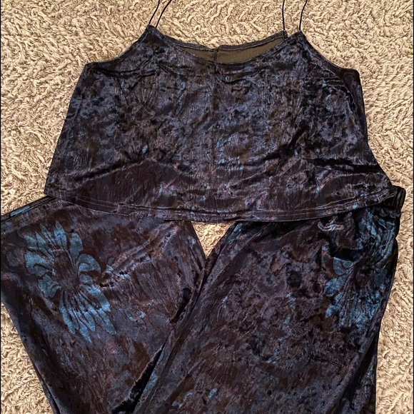 SHEIN Other - ❤️4 items for $25❤️